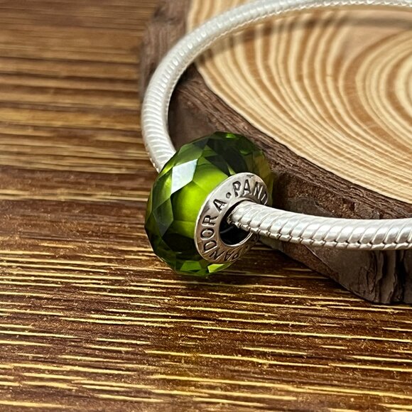 Murano Glass “Olive Green Fascinating” Bead Charm - Picture 4 of 4